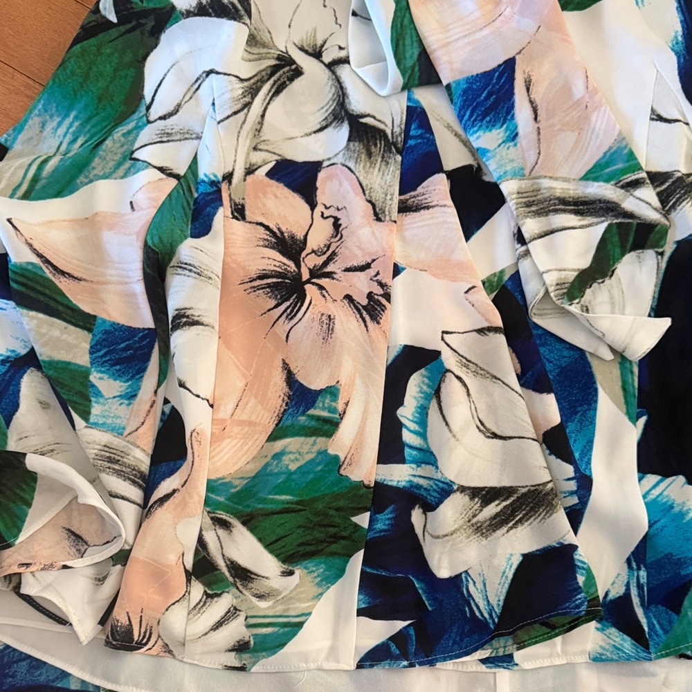 White House Black Market Floral Wrap Dress in Blue, Green, Cream - Picture 4 of 7